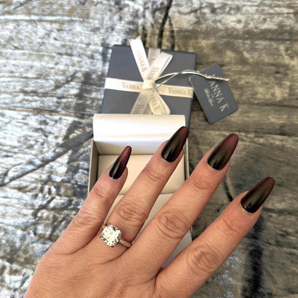 Stunning Vanna K bella luce ring!